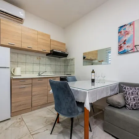 Anna Apartment
