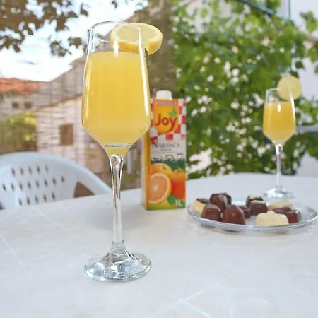 Anna アパート ザダル